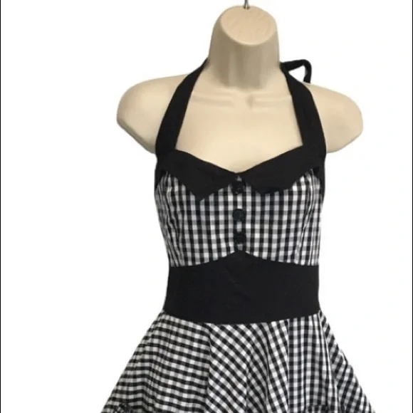 Beautiful hell bunny dress didn’t fit me right so selling it on here - Picture 4 of 4